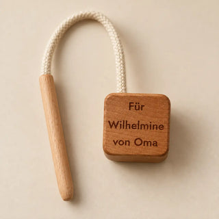 Holzform mit Gravur als persönliches Geschenk